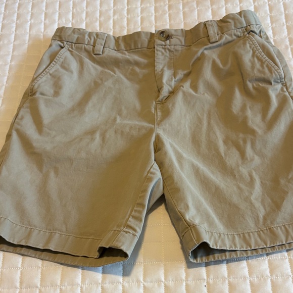 Vineyard Vines boys Khaki Flat Front Shorts - Picture 1 of 7